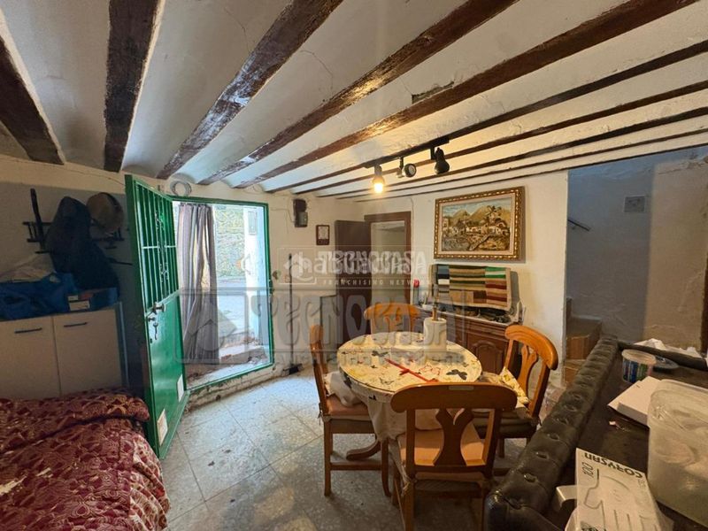 Foto 49998ea8-0726-48e9-9e46-e2ef675c7443. Casa aparellada amb calefacció a Castillo - Albaráñez
