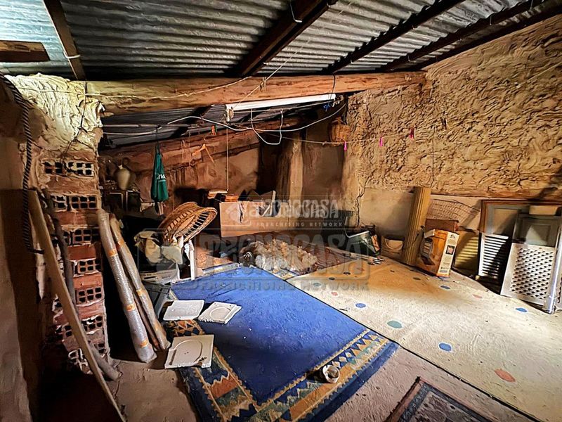 Foto b4ee3697-8707-4f68-a8c0-f20b221940f9. Casa aparellada amb calefacció a Castillo - Albaráñez