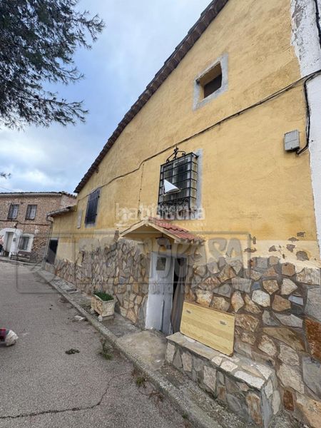 Foto c01bbb69-f951-4027-9705-85c7088bc4c7. Casa aparellada amb calefacció a Castillo - Albaráñez