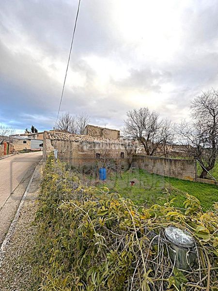 Foto dde9059a-5187-4f7c-a7e3-12598ddf14c0. Casa aparellada amb calefacció a Castillo - Albaráñez