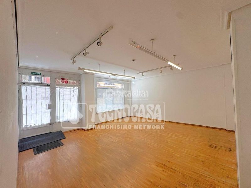 Foto c7cf8df5-5869-441b-876c-8f405e210c8e. Lloguer local comercial a Centro Cuenca