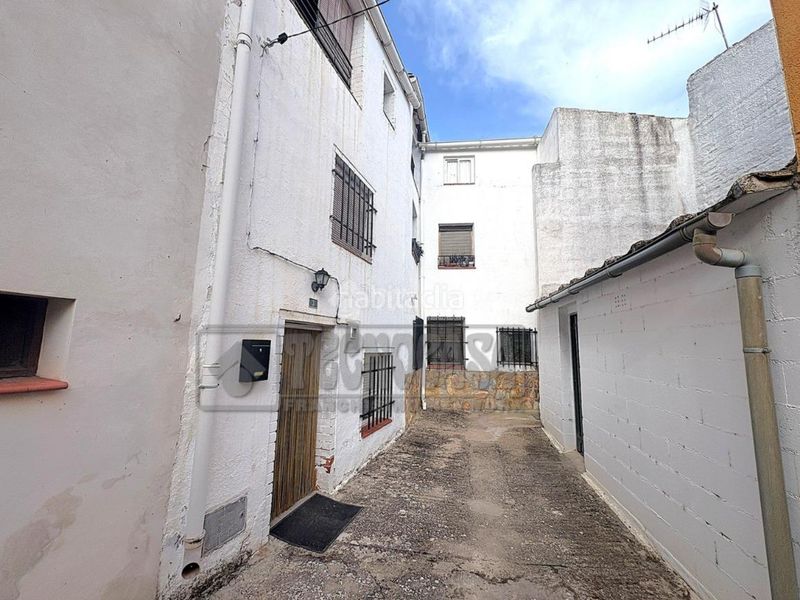 Foto 2a78520d-da88-4346-ba87-5358e88bc06a. Casa aparellada amb calefacció a Gascueña