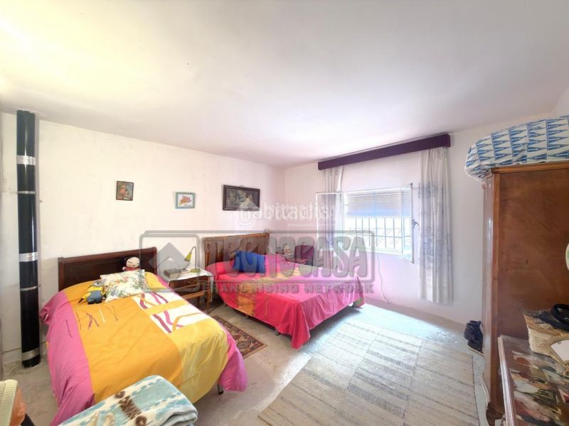 Foto b45709db-a56a-4663-9ba1-3663ea4a9482. Casa aparellada amb calefacció a Gascueña