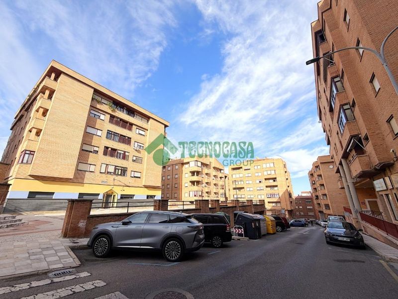 Foto f5a2ff42-8b26-49bb-b66a-bbeb6433a01a. Pis amb calefacció aparcament a Centro Cuenca