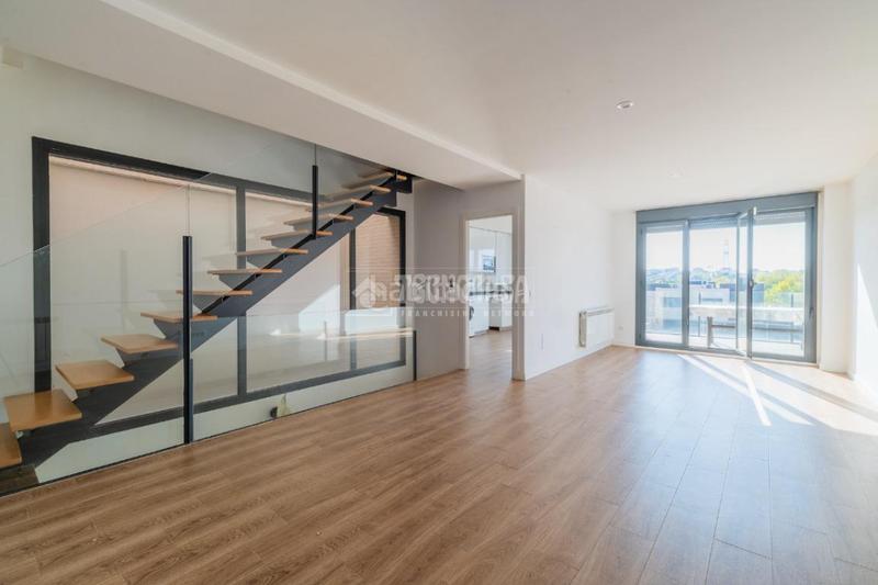 Foto 2d199544-457b-4e17-9d40-5cb85e585910. Casa bifamiliare con riscaldamento parcheggio in Urbanización El Mediterráneo Arroyomolinos