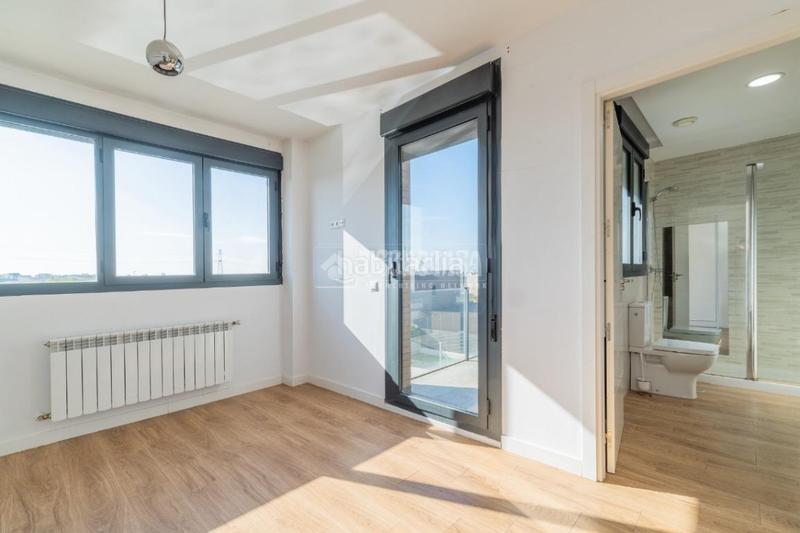 Foto 5c5ad3c8-78ba-4afc-92c3-ca6ac8533989. Casa bifamiliare con riscaldamento parcheggio in Urbanización El Mediterráneo Arroyomolinos