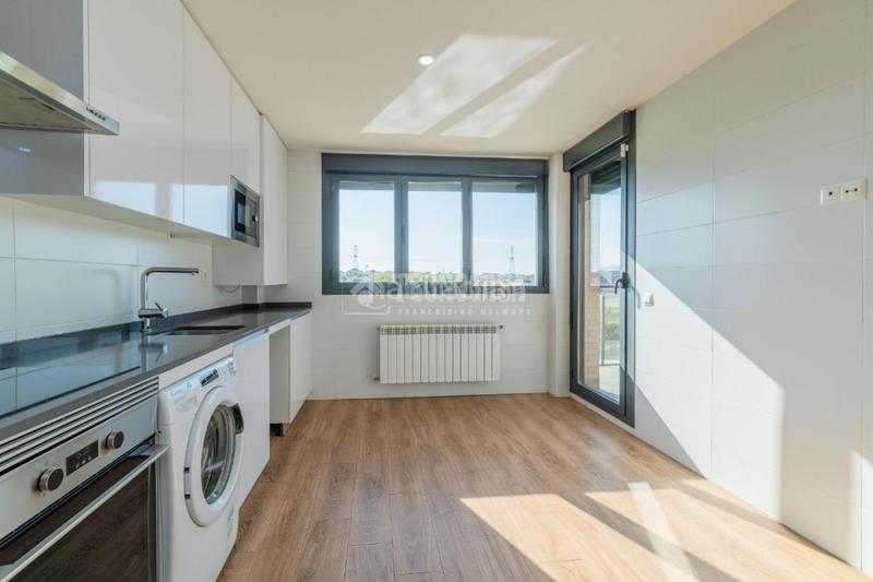 Foto 85bc58ab-9b68-4d65-8704-fd8e6e635d69. Casa bifamiliare con riscaldamento parcheggio in Urbanización El Mediterráneo Arroyomolinos