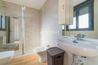 Maison jumelée à Urbanización El Mediterráneo. Casa en venta en arroyomolinos