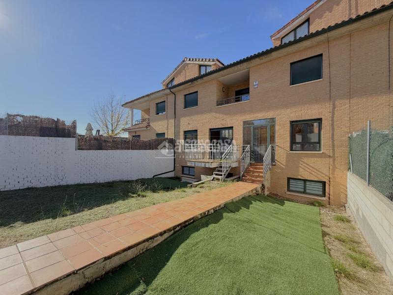 Foto 46baa7b1-2cf8-47a9-acfc-4c9fcde56edc. Casa aparellada amb calefacció aparcament a Urbanización El Mediterráneo Arroyomolinos