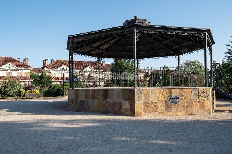 Foto c813fe0b-195e-4bfe-80e7-a1384a3e6e4c. Pis amb calefacció aparcament piscina a Urbanización El Mediterráneo Arroyomolinos