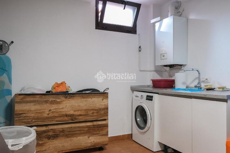 Foto 0eebb52c-0dcd-4512-85aa-1d553fe6d787. Casa aparellada amb calefacció aparcament piscina a Arroyomolinos