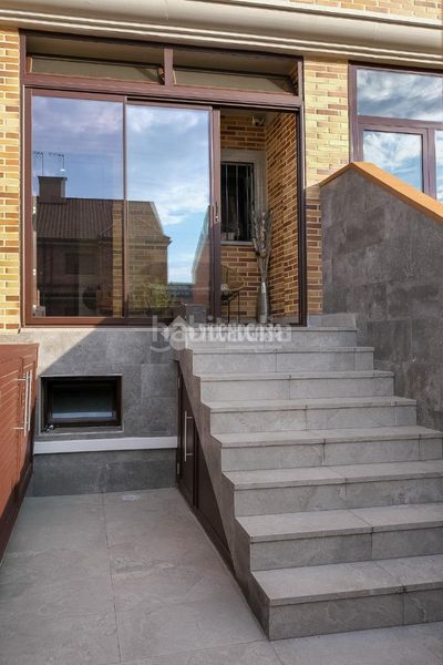 Foto 7be62252-241d-465b-8e44-6b476248d7d9. Casa aparellada amb calefacció aparcament piscina a Arroyomolinos