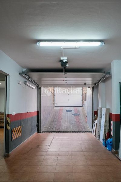 Foto b60d6679-ac92-41ab-9991-1dc7e78cd13e. Casa aparellada amb calefacció aparcament piscina a Arroyomolinos