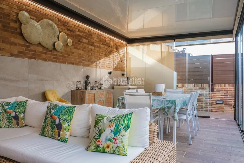 Foto b7db84ba-e08d-4dcf-a8fa-d0be9af6d461. Casa aparellada amb calefacció aparcament piscina a Arroyomolinos