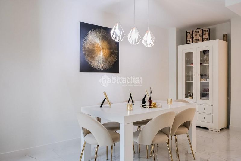 Foto d07fe553-6953-4de0-ba6b-2f3bfd428261. Casa aparellada amb calefacció aparcament piscina a Arroyomolinos