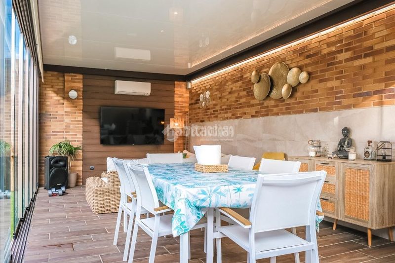 Foto fc775b43-24fe-47c5-8510-5f330c3ca2ef. Casa aparellada amb calefacció aparcament piscina a Arroyomolinos