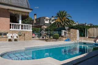 Casa aparellada a La Cárcaba-El Encinar-Montemolinos. Casa en venta en arroyomolinos