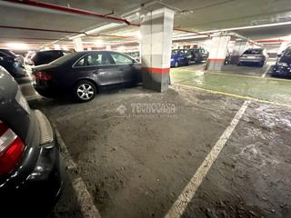 Aparcament cotxe a La Nova Esquerra de lEixample. Boxplaza de garaje en venta en barcelona