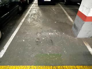 Parking coche en La Nova Esquerra de lEixample. Boxplaza de garaje en venta en barcelona