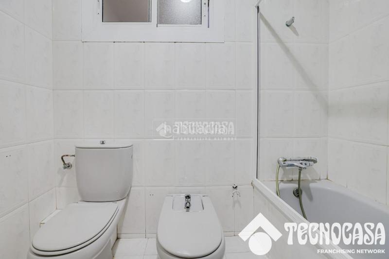 Foto a86bcb74-3a4c-4afc-a71c-c990b8a44f6e. Piso  en venta en La Nova Esquerra de l´Eixample Barcelona