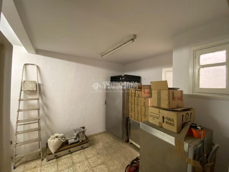 Foto 06995f25-f334-495f-8fb5-4332c0e3261b. Local comercial  en venta en Hostafrancs Barcelona