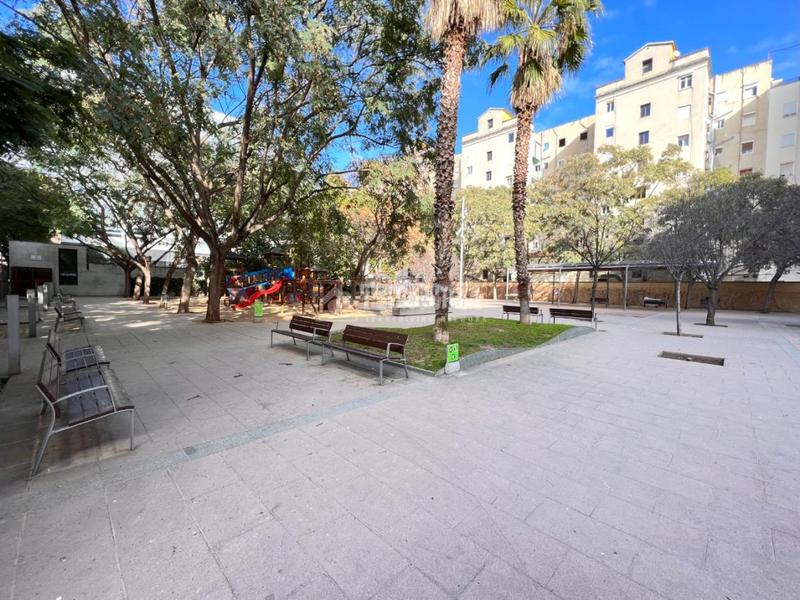 Foto 658bed5b-84ec-4731-bc41-7e4ccf640261. Local comercial  en venta en Hostafrancs Barcelona