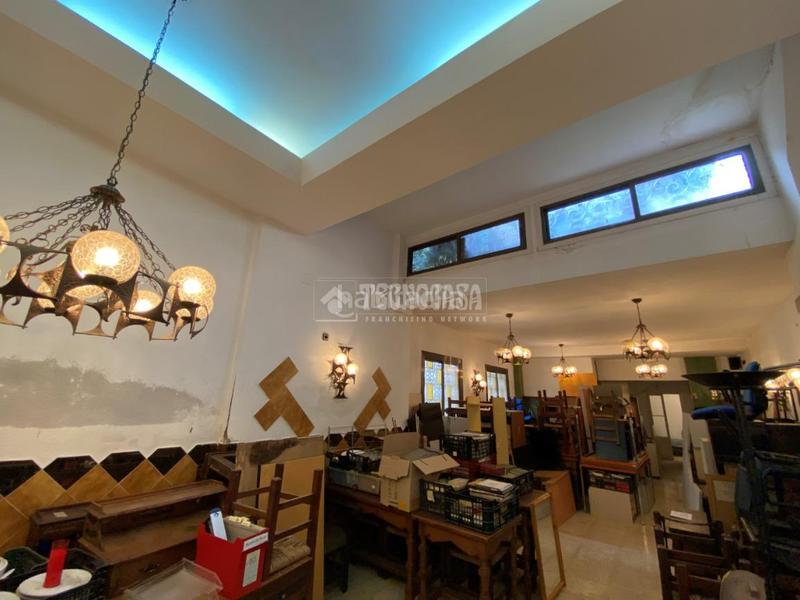 Foto b580587b-ac03-47fc-a5f4-568d17498bea. Local comercial  en venta en Hostafrancs Barcelona