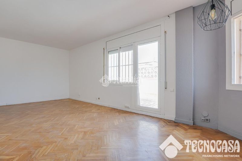 Foto a0601d4c-a19c-4331-8ddd-ed215b0cdb9d. Àtic amb calefacció a La Nova Esquerra de l´Eixample Barcelona