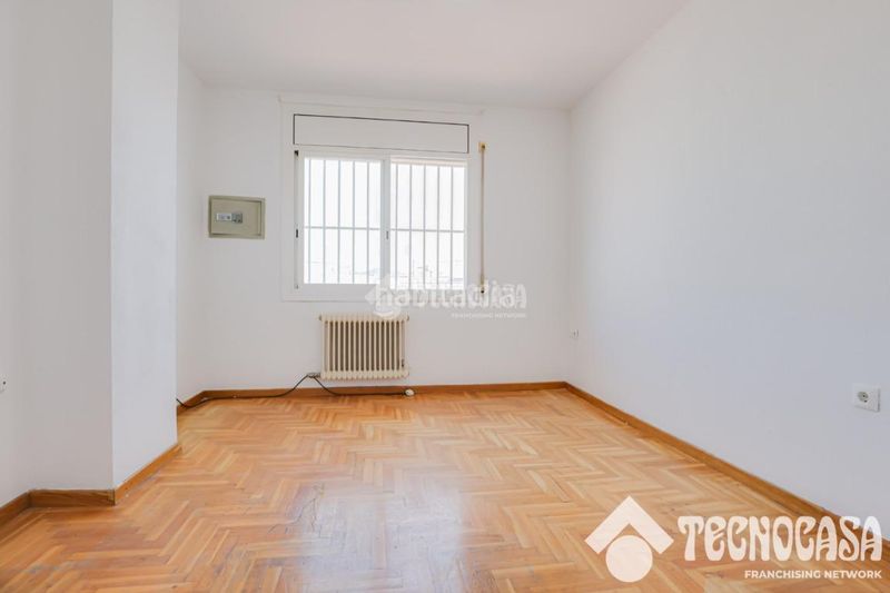 Foto d84e5823-841e-40b1-9a41-b5cd9d3e9c0f. Àtic amb calefacció a La Nova Esquerra de l´Eixample Barcelona