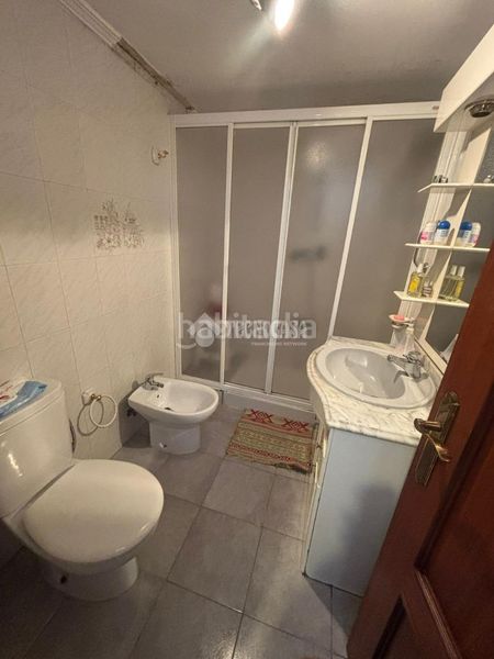 Foto 452478a7-7355-4fc6-b1cb-29446de761b5. Casa aparellada a Entrevías Madrid