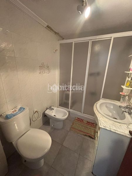 Foto 79f49b17-8795-44cb-9465-b557c5da2927. Casa aparellada a Entrevías Madrid