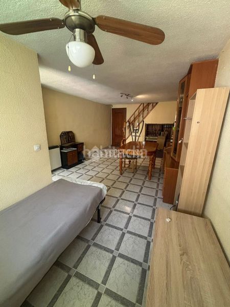 Foto f17edc9b-0c66-442c-9263-db79baa61ba4. Casa aparellada a Entrevías Madrid