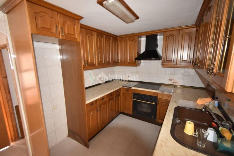Foto 02e802a0-621b-4e9b-bb7c-41b67ba47bfc. Casa bifamiliare con riscaldamento in Entrevías Madrid