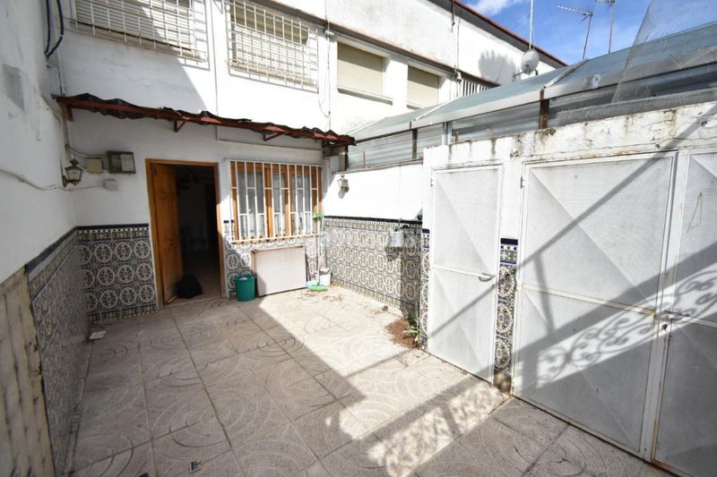 Foto 731990b6-d9d6-4502-b4a9-e05275b06f24. Casa bifamiliare con riscaldamento in Entrevías Madrid
