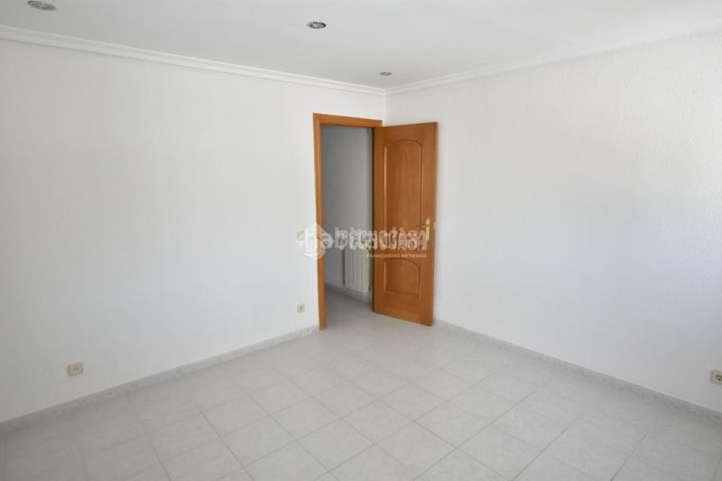 Foto ae418e2b-5034-4e98-ac41-78d9dc1db96b. Casa bifamiliare con riscaldamento in Entrevías Madrid