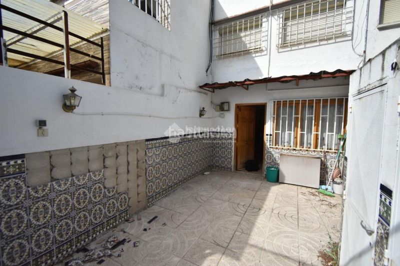 Foto da1f6569-2eb6-44f8-b91a-ee7304ce0ff4. Casa bifamiliare con riscaldamento in Entrevías Madrid