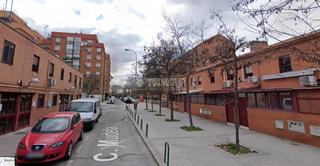 Doppelhaus in Entrevías. Casa en venta en madrid