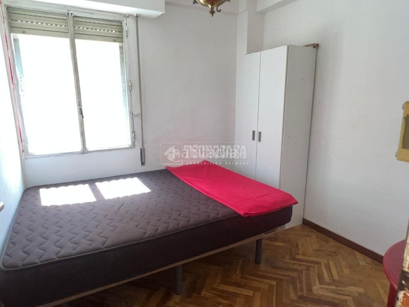 Foto 39d6f495-b41f-492a-b0f6-69a9122b5207. Piso  en venta en Aluche Madrid