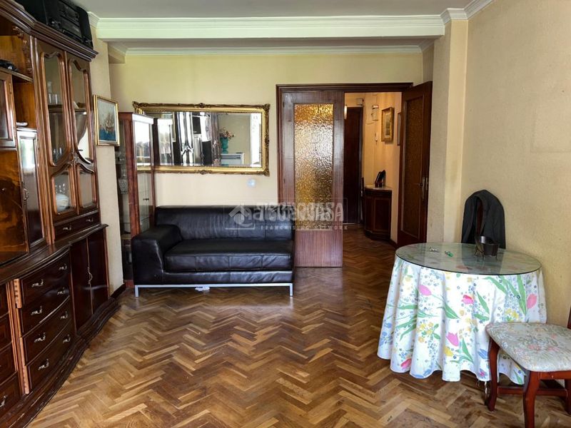 Foto 88fb62bb-4f9c-4a3c-966e-51e8f7f7f6ce. Piso  en venta en Aluche Madrid
