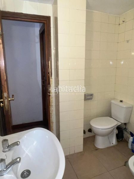 Foto ac64a5ee-0462-4dc1-a096-477a1596f04f. Piso  en venta en Aluche Madrid