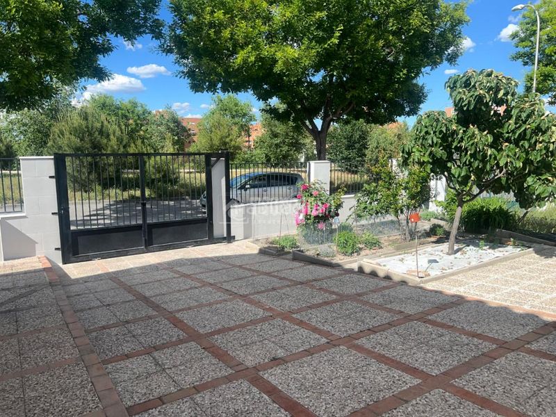 Foto ba54e64c-7e2d-4a51-a787-fc0c936210a3. Casa  en venta en Campamento Madrid