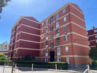 Flat  C/ de villaviciosa. Piso en venta en madrid