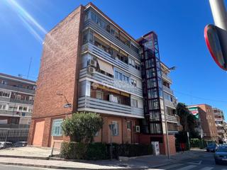 Location Local commercial  Calle villacarriedo. Local comercial en alquiler en madrid