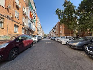Pis a Reyes Católicos. Piso en venta en alcalá de henares