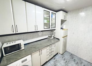 Pis a Reyes Católicos. Piso en venta en alcalá de henares