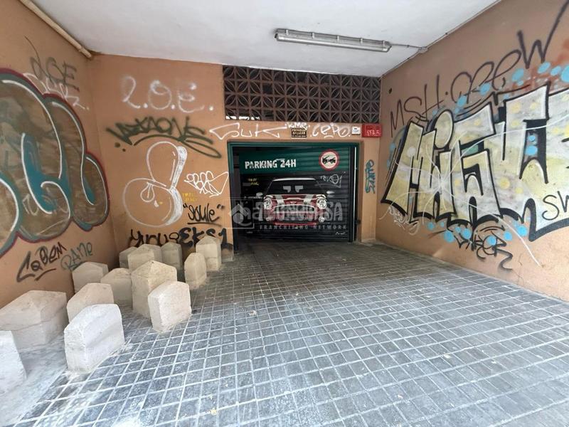 Foto 34fef465-9d1a-45db-a0aa-15921944fb30. Posto auto in Sants-Badal Barcelona