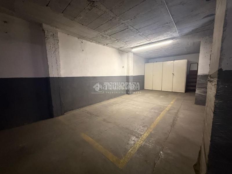 Foto aaf94c75-3e44-46f7-be8c-c48393e4e933. Posto auto in Sants-Badal Barcelona