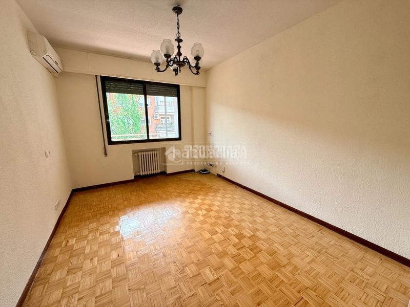 Foto 503a6a91-1f0c-4bfb-9fe2-ddaa8ab41992. Pis a Guindalera Madrid