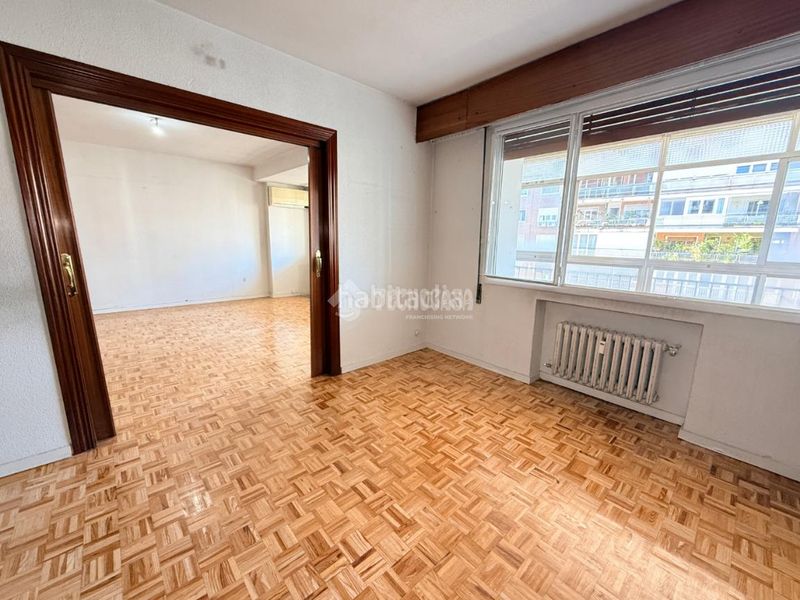 Foto 91c9620b-4927-4757-9e19-0bc302de28f7. Pis a Guindalera Madrid
