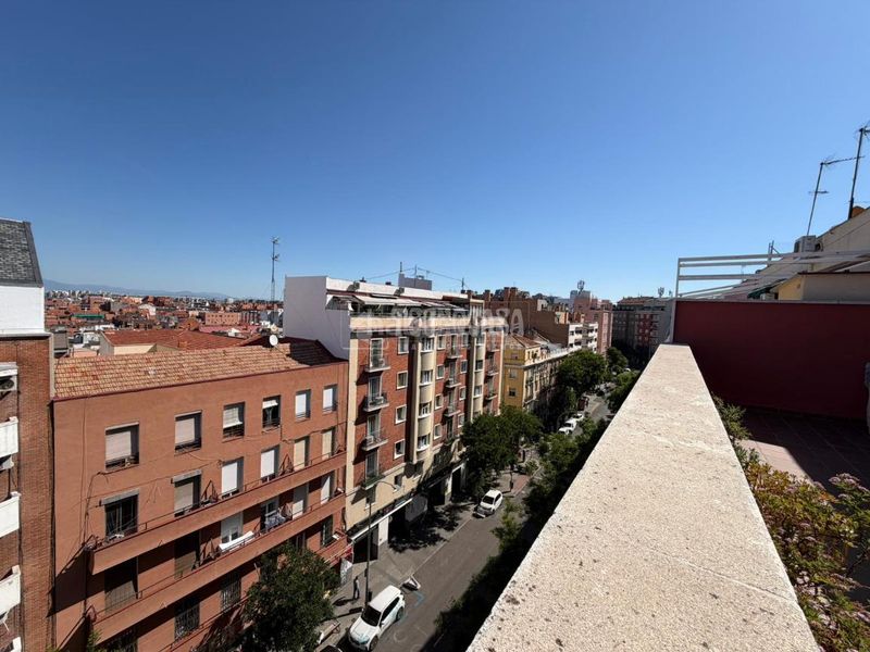 Foto b48424ed-64a2-472b-a665-d06169a9b7d6. Pis amb calefacció a Berruguete Madrid